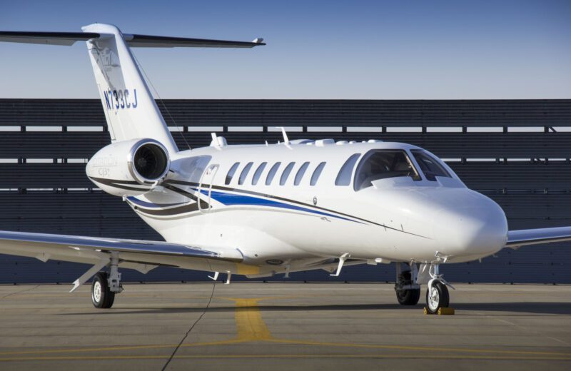 CJ3 1 800x520 1 Czarter Samolotu Cessna Citation CJ3 Prywatny samolot wynajem